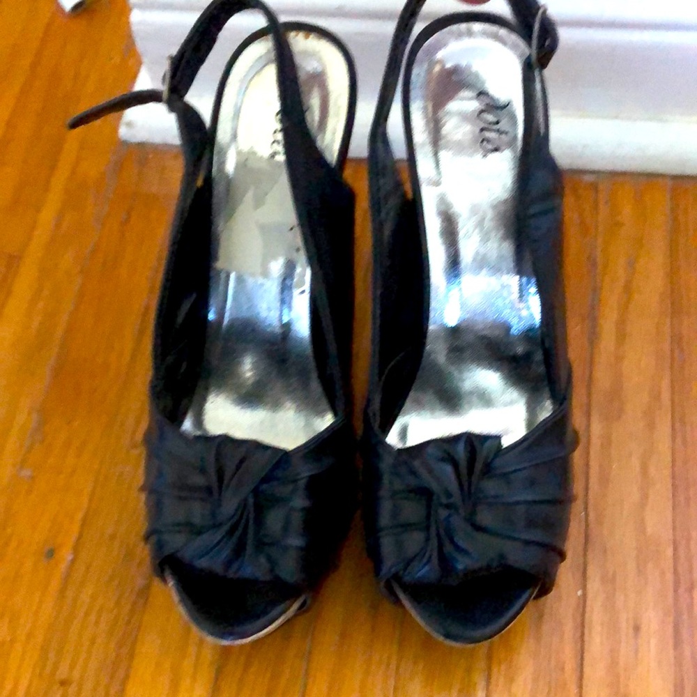 DOTS-Black open-toe sling backs